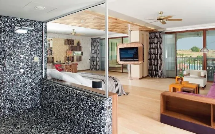 Defne Kumul Hotel 4*